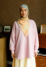 Load image into Gallery viewer, Zoe Curved T-Shirt (Powder Pink)