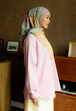 Load image into Gallery viewer, Zoe Curved T-Shirt (Powder Pink)