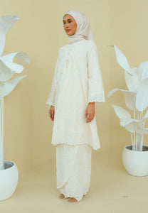 Akrab Kurung (Cream)