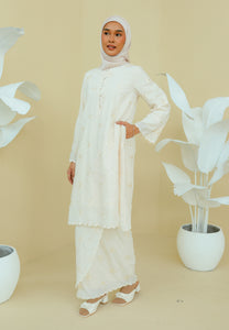 Akrab Kurung (Cream)