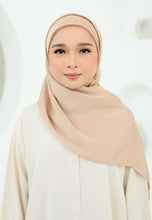Load image into Gallery viewer, Zuyyin Satin Square (Light Taupe)