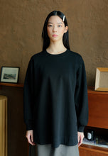 Load image into Gallery viewer, Zoe Curved T-Shirt (Black)