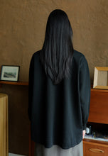 Load image into Gallery viewer, Zoe Curved T-Shirt (Black)