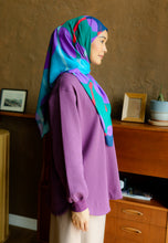Load image into Gallery viewer, Zoe Curved T-Shirt (Dark Purple)