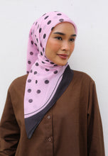 Load image into Gallery viewer, Polka Cotton Square (Black Pink)