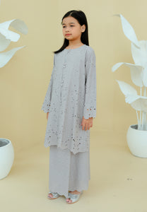 Rapat Girl (Soft Grey)