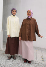 Load image into Gallery viewer, Erum Linen Top (Dark Brown)