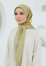 Load image into Gallery viewer, Zuyyin Satin Square (Olive Green)