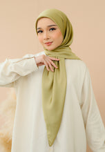 Load image into Gallery viewer, Zuyyin Satin Square (Olive Green)