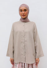 Load image into Gallery viewer, Senna Linen Top (Taupe)