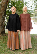 Load image into Gallery viewer, Senna Linen Top (Dark Choco)
