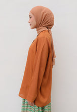 Load image into Gallery viewer, Senna Linen Top (Burnt Orange)