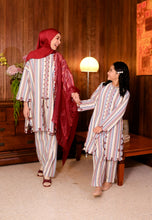 Load image into Gallery viewer, Seri Ayu Kurung (Maroon)