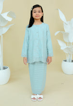 Load image into Gallery viewer, Utuh Girl (Tiffany Blue)