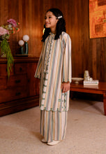 Load image into Gallery viewer, Seri Ayu Girl (Sage Green)