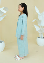 Load image into Gallery viewer, Utuh Girl (Tiffany Blue)