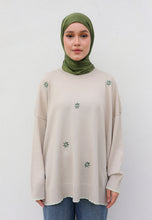 Load image into Gallery viewer, Areea Flower Knitwear (Oatmeal Green)