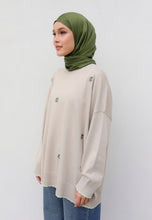 Load image into Gallery viewer, Areea Flower Knitwear (Oatmeal Green)