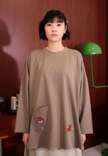Load image into Gallery viewer, Bora Cat T-shirt (Taupe)