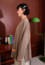 Load image into Gallery viewer, Bora Cat T-shirt (Taupe)