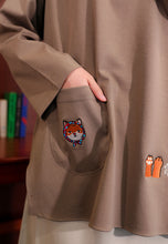 Load image into Gallery viewer, Bora Cat T-shirt (Taupe)