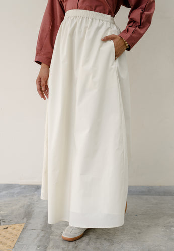 Heidi Plain Skirt (Off White)