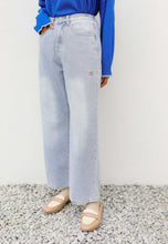 Load image into Gallery viewer, Xena Wide Jeans (Washed Light Blue)