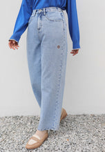 Load image into Gallery viewer, Xena Wide Jeans (Light Blue)
