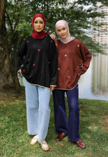 Load image into Gallery viewer, Areea Flower Knitwear (Black Maroon)