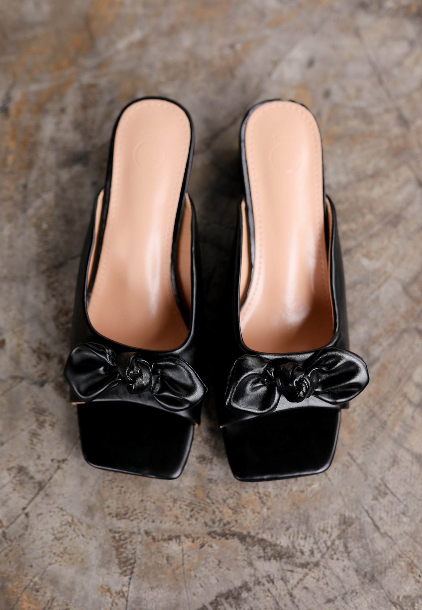 Sofia Bow Heels (Black)