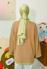 Load image into Gallery viewer, Zada Reversible T-shirt (Apple Green)