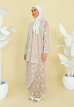 Load image into Gallery viewer, Ikatan Kurung (Taupe)