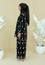 Load image into Gallery viewer, Ikatan Kurung (Black)