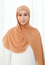Load image into Gallery viewer, Teduh Halfmoon Chiffon Shawl (Caramel)