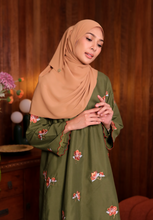 Load image into Gallery viewer, Teduh Halfmoon Chiffon Shawl (Caramel)