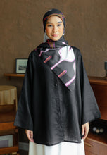 Load image into Gallery viewer, Senna Linen Top (Black)