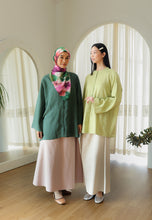 Load image into Gallery viewer, Senna Linen Top (Emerald Green)