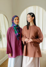 Load image into Gallery viewer, Senna Linen Top (Grape)