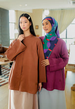 Load image into Gallery viewer, Senna Linen Top (Brown)