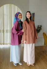 Load image into Gallery viewer, Senna Linen Top (Brown)
