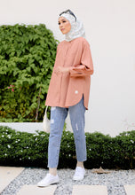 Load image into Gallery viewer, Hessa Linen Top (Salmon)