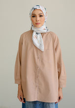 Load image into Gallery viewer, Hessa Linen Top (Latte)