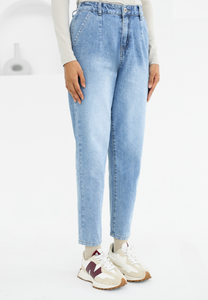 Mom Jeans (Washed Blue)