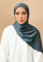 Load image into Gallery viewer, Laila Half Moon Shawl (Purssian Blue)