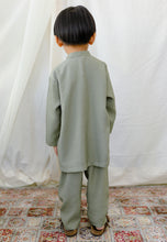 Load image into Gallery viewer, Tulip Boy ( Sage Green )
