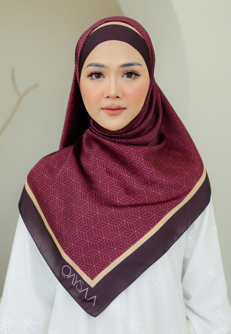 Qurnia Square Hijab (Maroon)