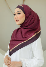 Load image into Gallery viewer, Qurnia Square Hijab (Maroon)