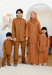 Tulip Girl ( Brown )