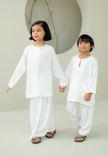 Load image into Gallery viewer, Embun Girl (White)