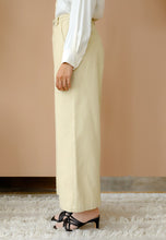 Load image into Gallery viewer, Laura Culottes Jeans (Nude)